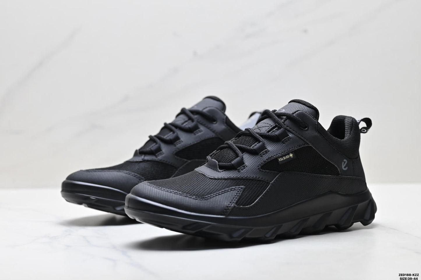 Ecco BIOM MX series athletic shoes, made of cowhide, simple and comfortable, hiking boots.