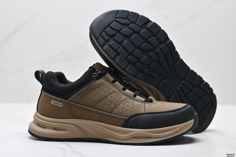 Ecco Sko series men's walking shoes, made of cowhide, round toe, thick sole, lace-up design.