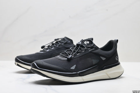 Ecco BIOM AEX sneakers are comfortable, stylish, simple, and feature shock absorption and slip resistance.