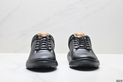 Ecco BIOM AEX sneakers: comfortable, stylish, shock-absorbing, and slip-resistant casual shoes.