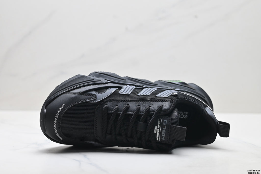 Ecco Terracruise Lt athletic shoes: mesh fabric for shock absorption, slip resistance, and breathability for outdoor performance.