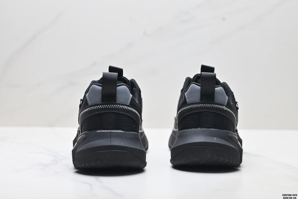 Ecco Terracruise Lt athletic shoes: mesh fabric for shock absorption, slip resistance, and breathability for outdoor performance.