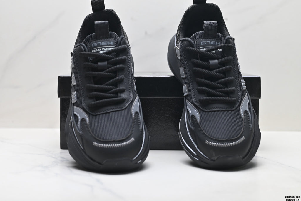 Ecco Terracruise Lt athletic shoes: mesh fabric for shock absorption, slip resistance, and breathability for outdoor performance.