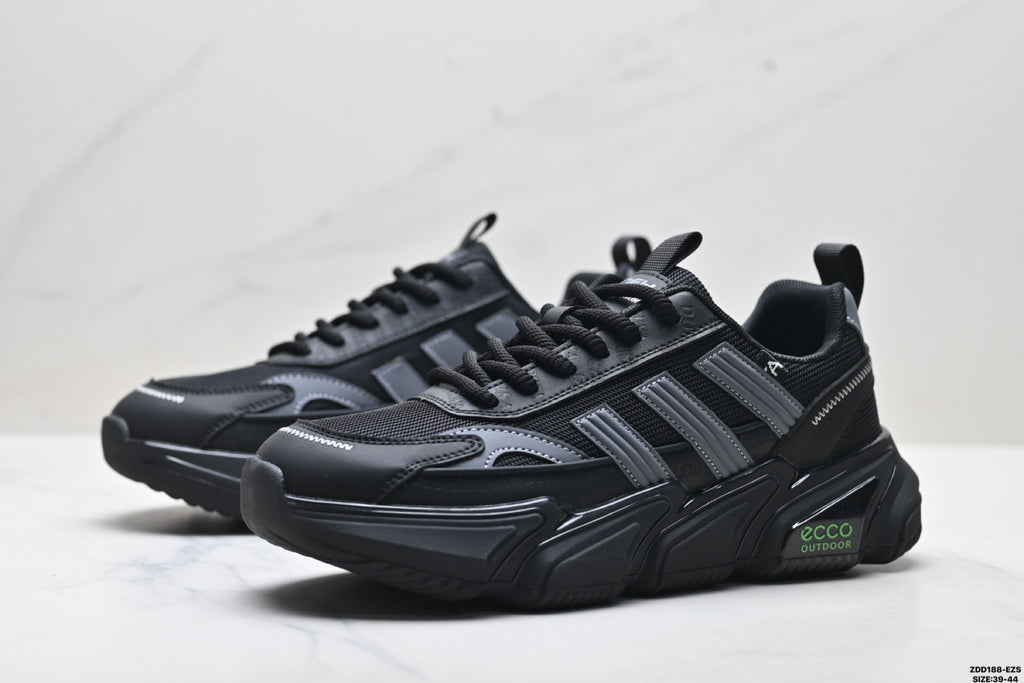 Ecco Terracruise Lt athletic shoes: mesh fabric for shock absorption, slip resistance, and breathability for outdoor performance.
