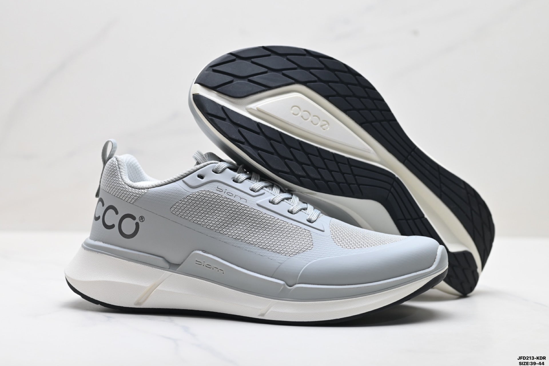 Ecco Biom athletic shoes, comfortable, shock-absorbing, non-slip men's casual shoes.
