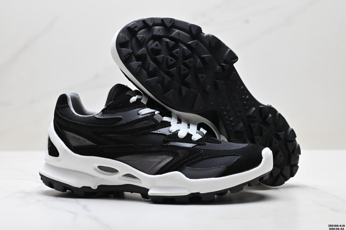 Ecco Biom C-Trail athletic shoes, comfortable, shock-absorbing, non-slip men's casual shoes.