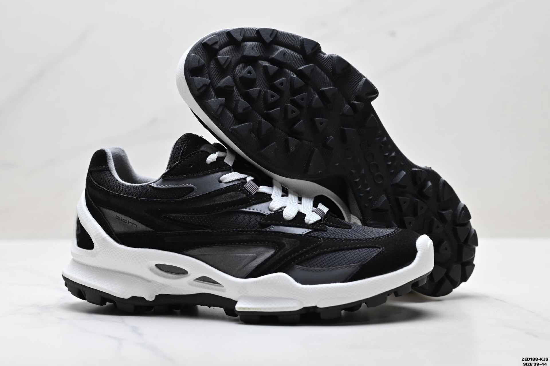 Ecco Biom C-Trail athletic shoes, comfortable, shock-absorbing, non-slip men's casual shoes.
