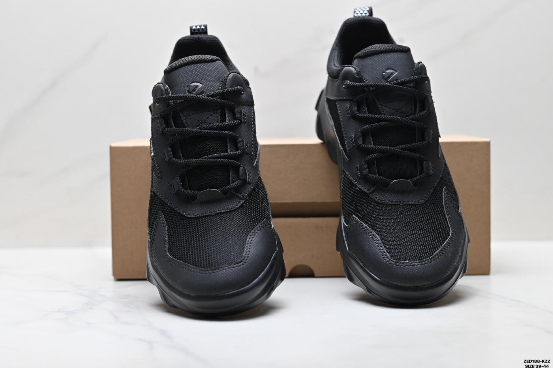 Ecco BIOM MX series athletic shoes, made of cowhide, simple and comfortable, hiking boots.