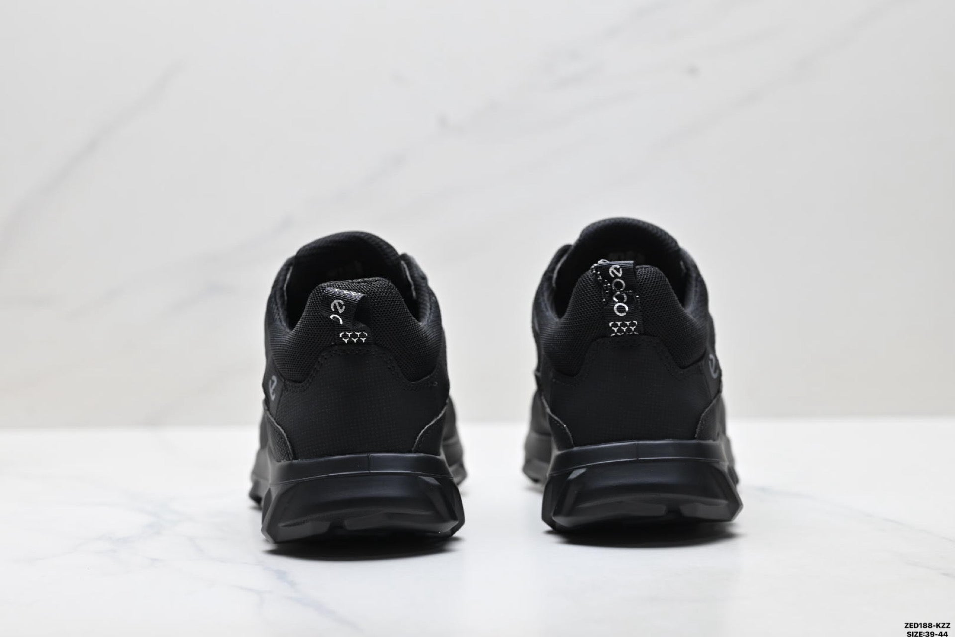 Ecco BIOM MX series athletic shoes, made of cowhide, simple and comfortable, hiking boots.