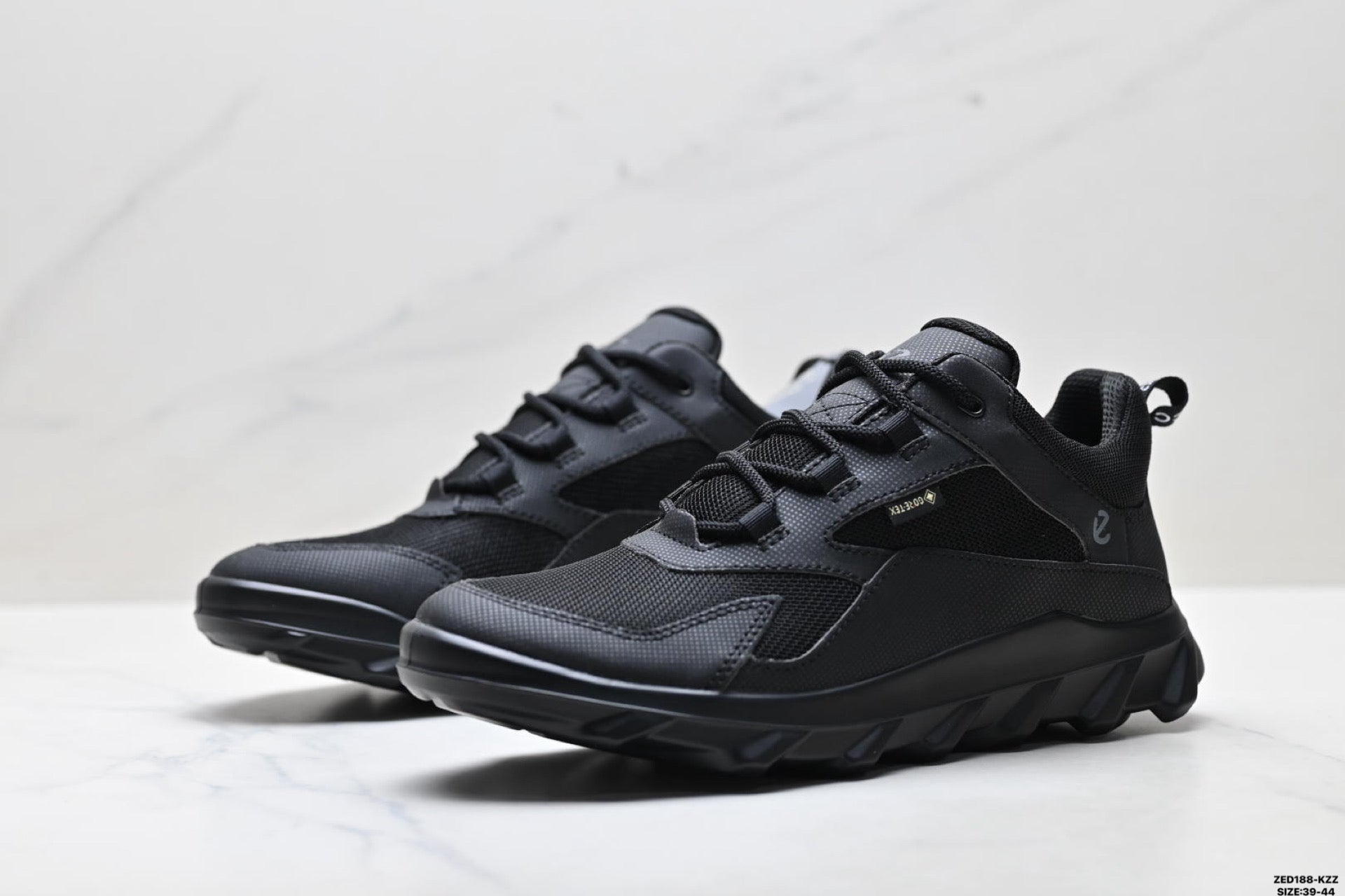 Ecco BIOM MX series athletic shoes, made of cowhide, simple and comfortable, hiking boots.