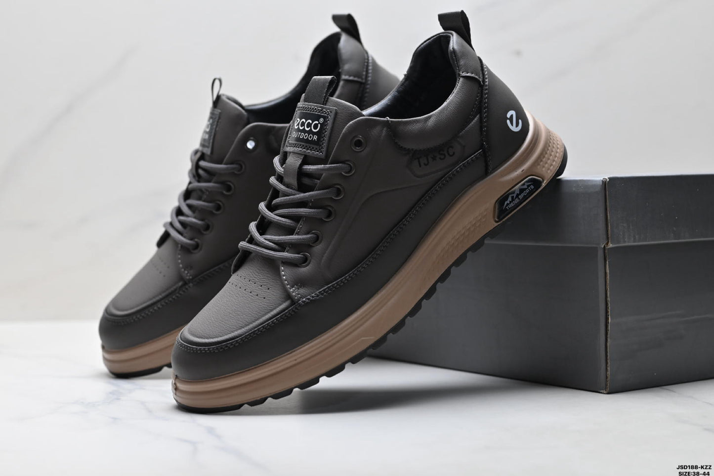 2026 New Ecco Biom Fjuel Sneakers, Genuine Leather Hiking Shoes, Wear-resistant and Non-slip Rubber Outsole, Comfortable Men's Shoes, Lightweight Design
