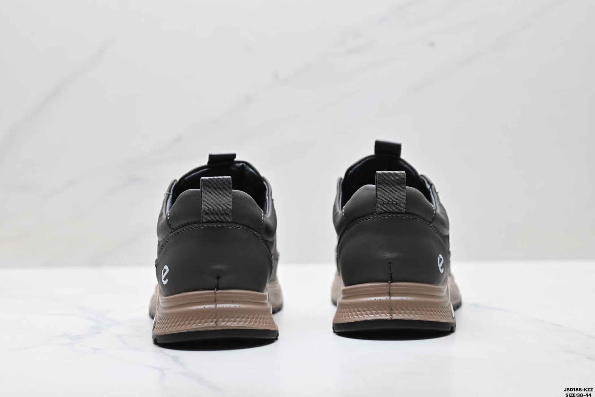 2026 New Ecco Biom Fjuel Sneakers, Genuine Leather Hiking Shoes, Wear-resistant and Non-slip Rubber Outsole, Comfortable Men's Shoes, Lightweight Design