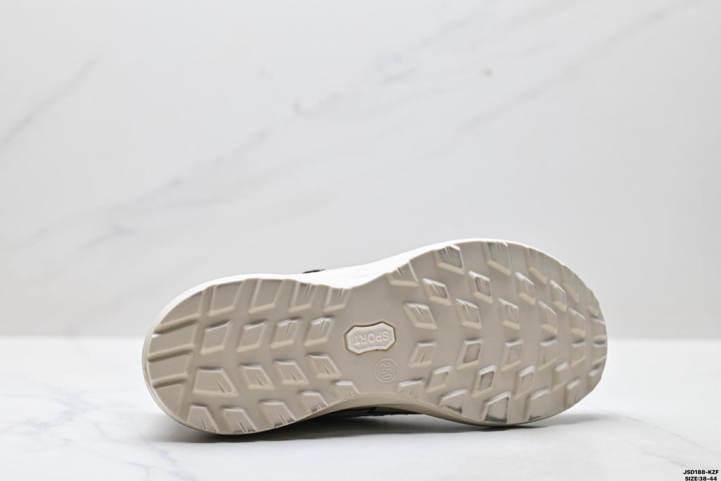 Ecco Biom Fjuel Lightweight and Breathable Hiking Shoes, Men's Shoes Made of Imported Cowhide Leather